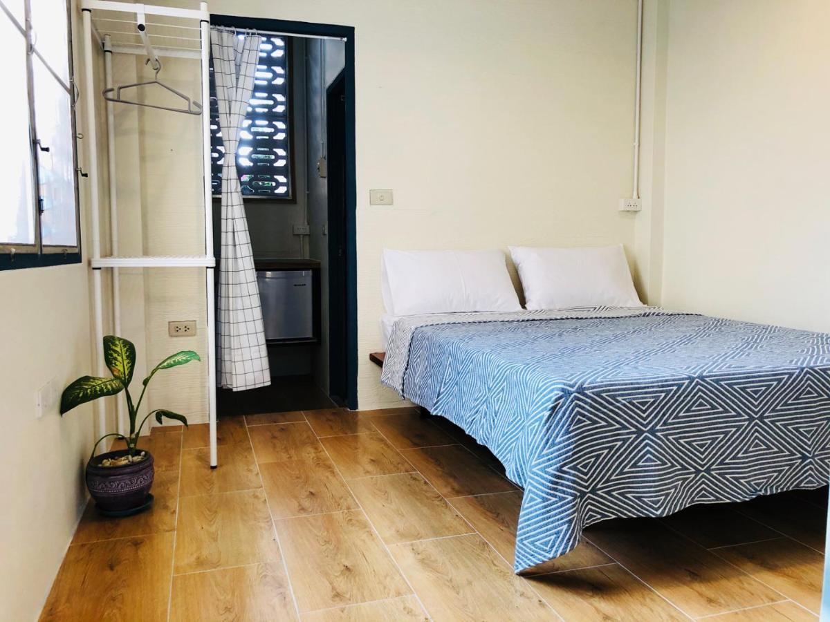Number 4 Old Town Hostel Chiang Mai Buitenkant foto
