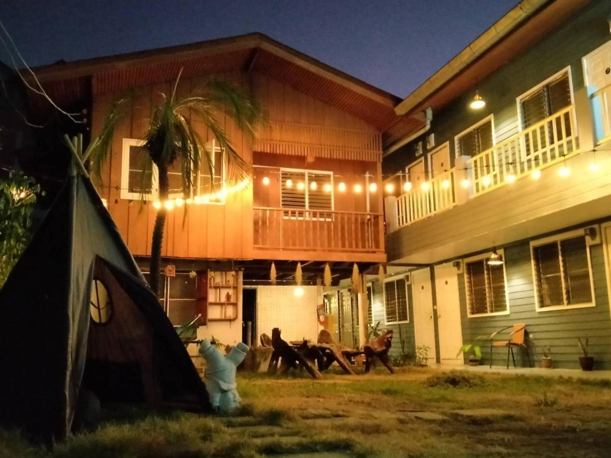 Number 4 Old Town Hostel Chiang Mai Buitenkant foto